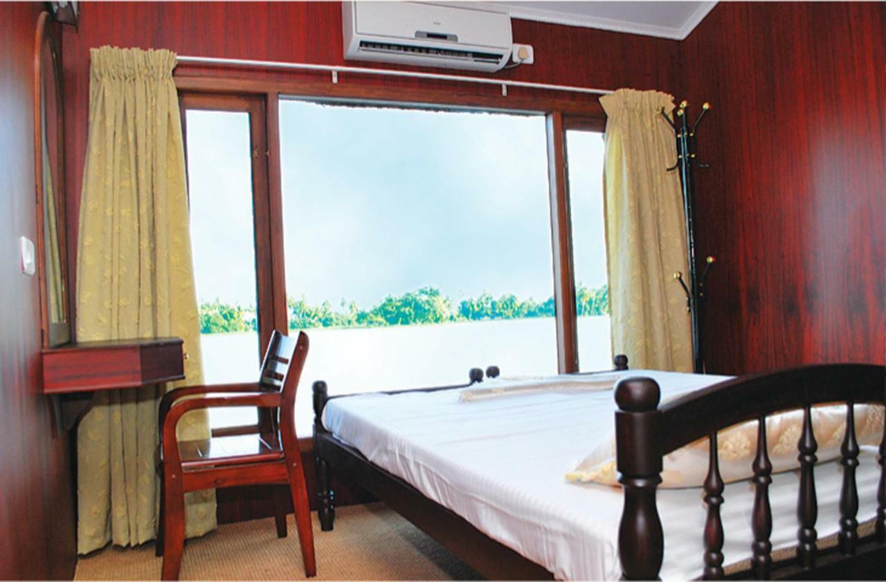 Hotel Cosy Premium Houseboats Alappuzha Exterior foto